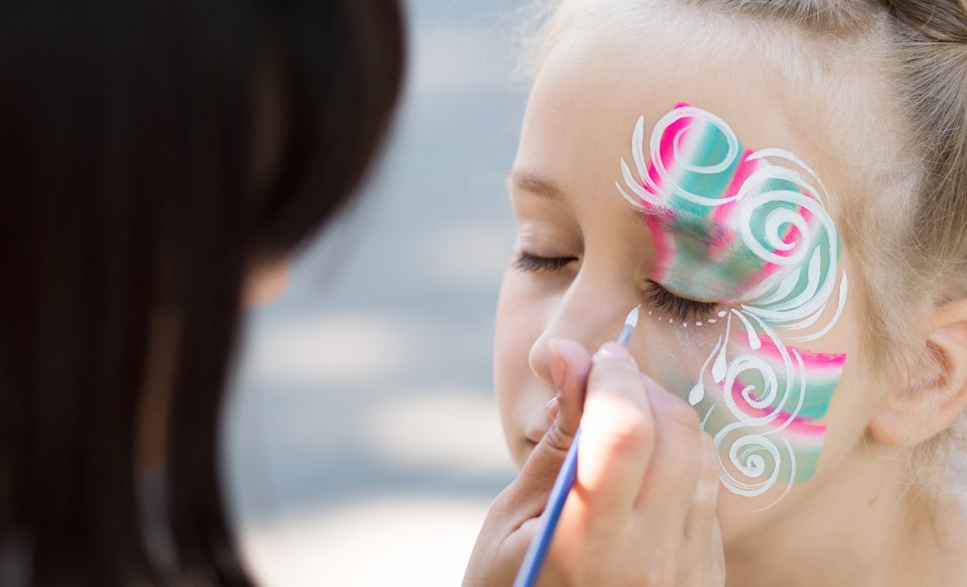kinderschminke-selbst-machen-naturkind-magazin