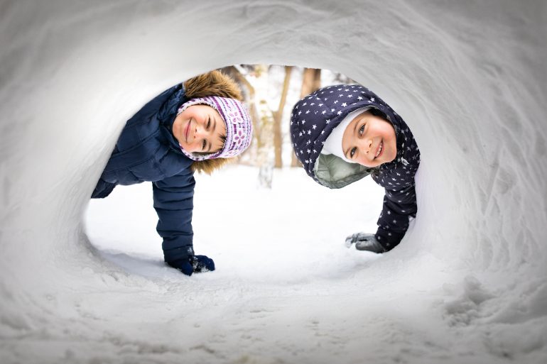 Kinder im Winter beschäftigen Ideen Eis Schnee
