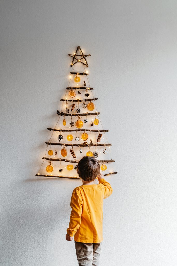 DIY Weihnachtsbaum aus Holz