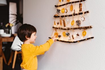 Weihnachtsbaum selbst bauen aus Ästen